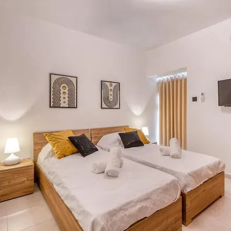 Pool Apartmán Is-Swieqi
