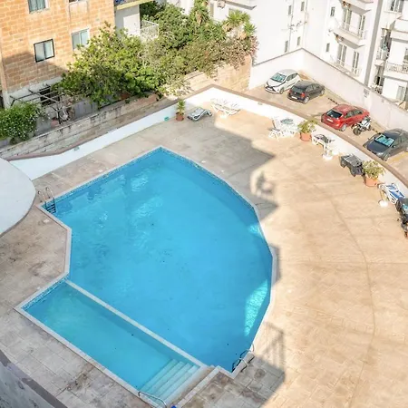 Apartment Pool *