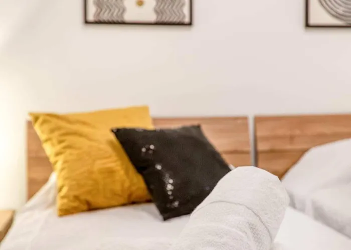 Pool Апартаменты *